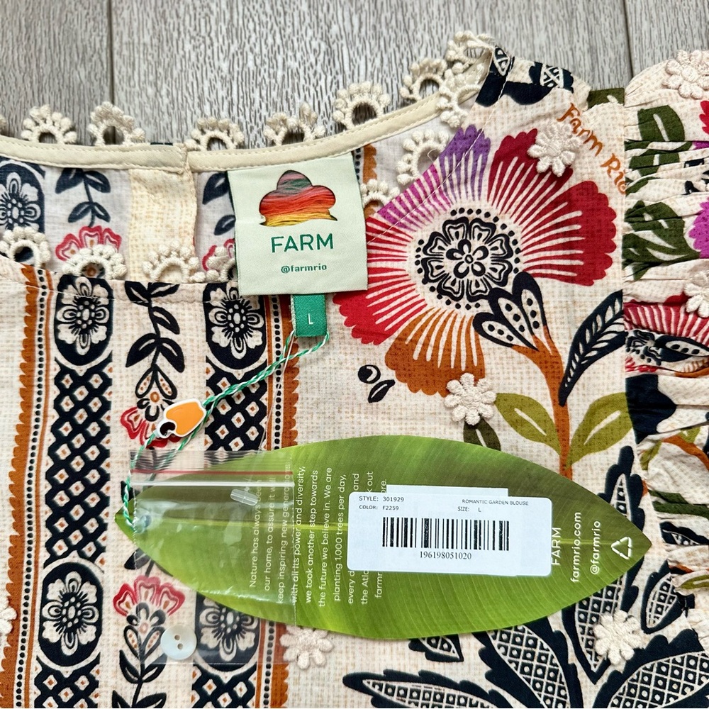 FARM Rio Cream romantic garden blouse with Red, Orange, Green & Black Floral Pri - Picture 12 of 14